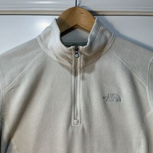 The North Face Women’s Medium Fleece Polartec Lightweight Outdoors Hiking